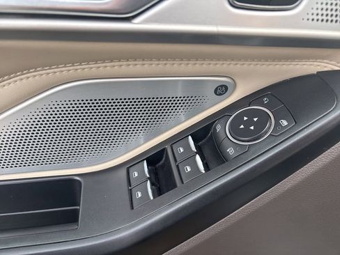 Used 2020 Ford Explorer Platinum w/ Premium Technology Package image 27