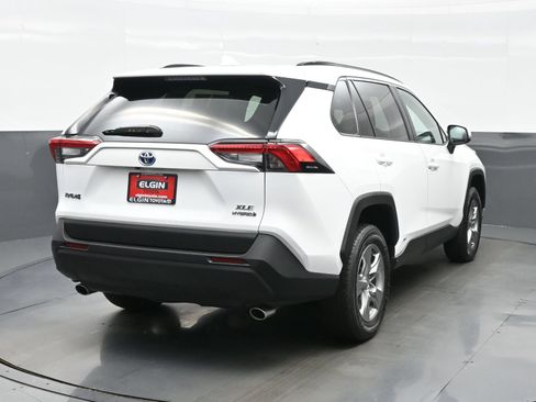 Used 2024 Toyota RAV4 XLE AWD/4WD image 5