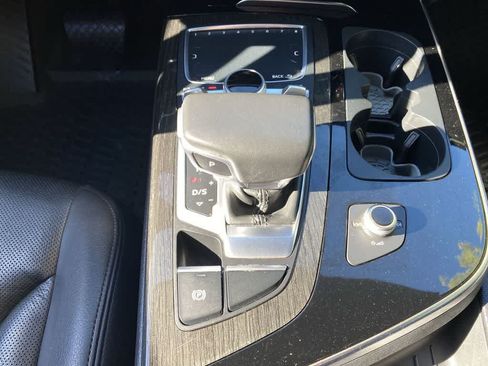 Used 2019 Audi Q7 3.0T Prestige w/ Prestige Package AWD/4WD image 27