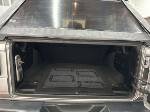 Used 2018 Jeep Wrangler Unlimited Sahara image 34