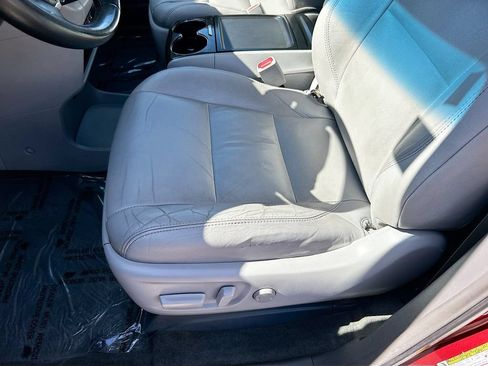 Used 2015 Toyota Sienna XLE w/ XLE Navigation Package FWD image 19
