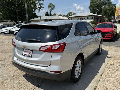 Used 2020 Chevrolet Equinox LS w/ LS Convenience Package FWD image 5