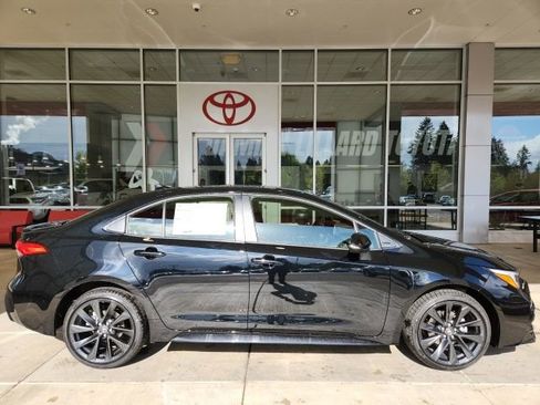 New 2026 Toyota Corolla SE image 3