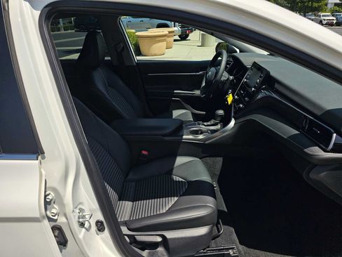 Certified 2022 Toyota Camry SE w/ Carpet Mat Package (TMS) FWD image 10