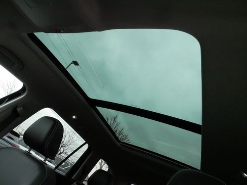 Certified 2023 Volkswagen Atlas SE w/ Panoramic Sunroof Package image 32