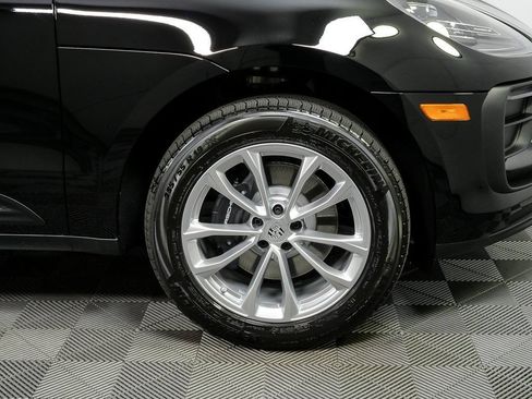 Used 2026 Porsche Macan AWD/4WD image 40