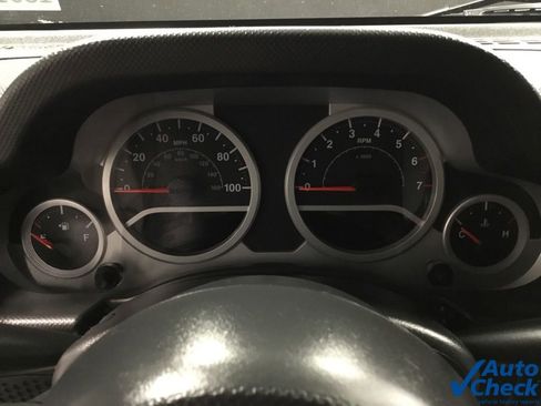 Used 2007 Jeep Wrangler Unlimited Sahara w/ Dual Top Group image 41