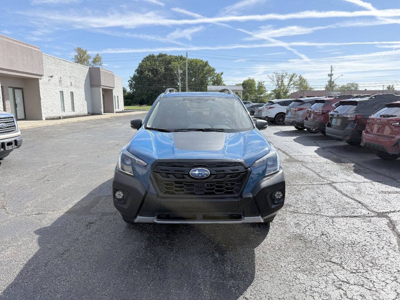 Used 2025 Subaru Forester Wilderness w/ Convenience Package AWD/4WD image 2