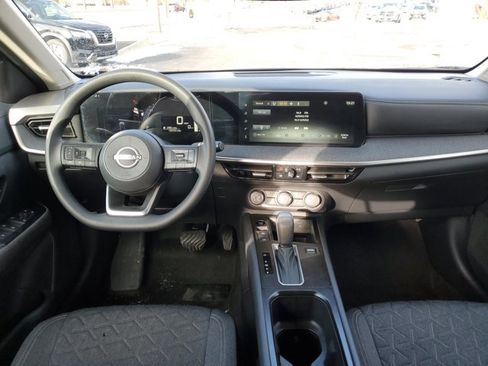 Certified 2025 Nissan Kicks SV image 24