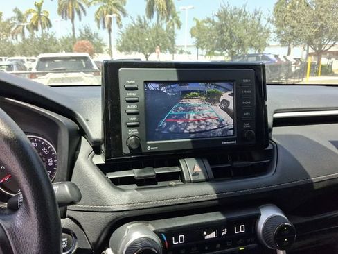 Used 2022 Toyota RAV4 XLE AWD/4WD image 21