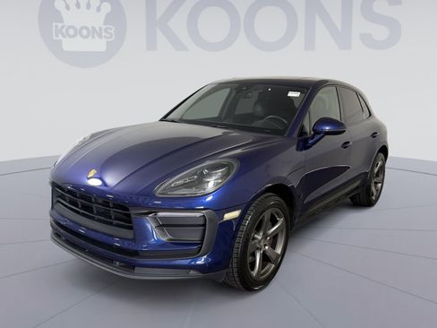 Used 2022 Porsche Macan w/ Premium Package Plus image 1