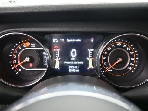 Used 2022 Jeep Wrangler Unlimited Sahara w/ LED Lighting Group AWD/4WD image 10