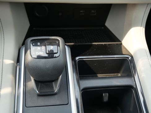 Used 2023 Nissan Pathfinder SL AWD/4WD image 21
