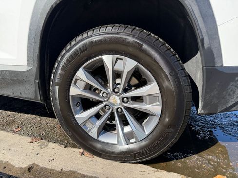 Used 2025 Chevrolet Equinox LT image 29