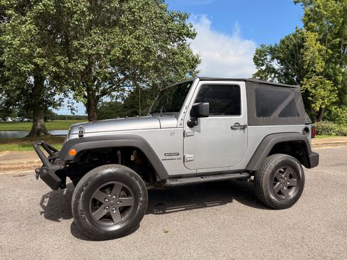 Used 2015 Jeep Wrangler Sport AWD/4WD image 1