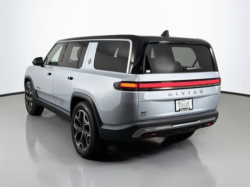 Used 2025 Rivian R1S Adventure AWD/4WD image 5