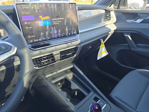 New 2026 Volkswagen Tiguan SE R-Line AWD/4WD image 35