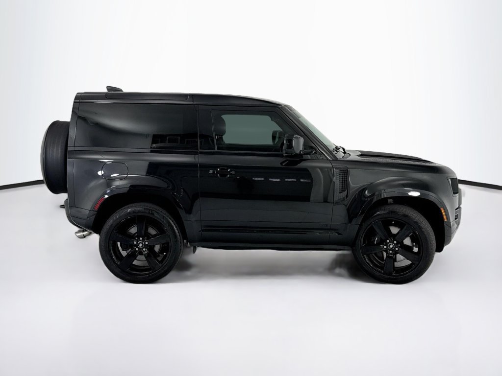 Certified 2024 Land Rover Defender 90 V8 AWD/4WD image 4