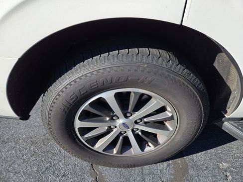 Used 2020 Ford Expedition XLT w/ Equipment Group 201A RWD image 2