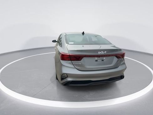 Used 2023 Kia Forte LXS w/ LXS Technology Package FWD image 7