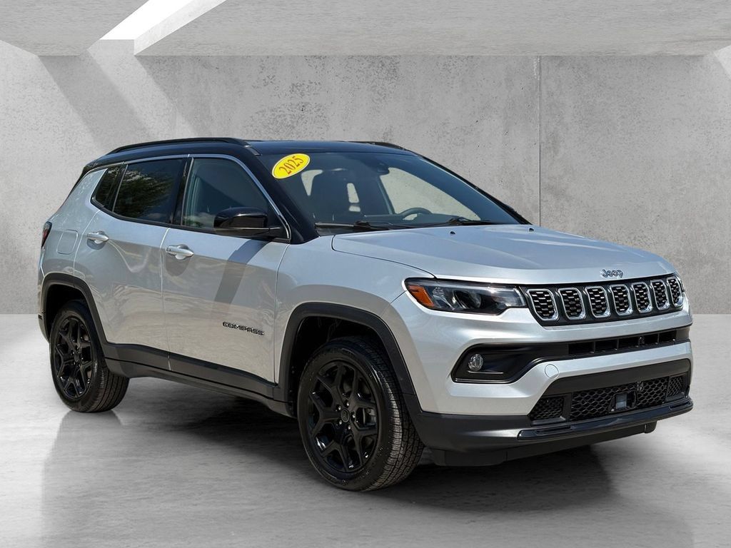 Used 2026 Jeep Compass Limited AWD/4WD image 3
