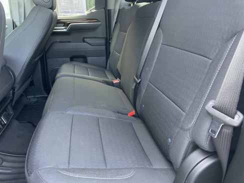 Used 2025 GMC Sierra 1500 SLE w/ Preferred Package image 28