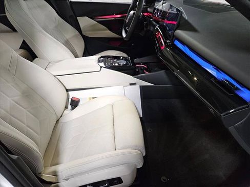 Certified 2026 BMW 530i w/ Premium Package RWD image 21