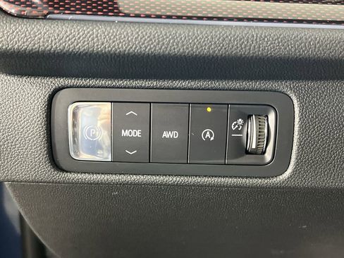 Certified 2025 Chevrolet Traverse Z71 w/ Driver Confidence Package AWD/4WD image 18