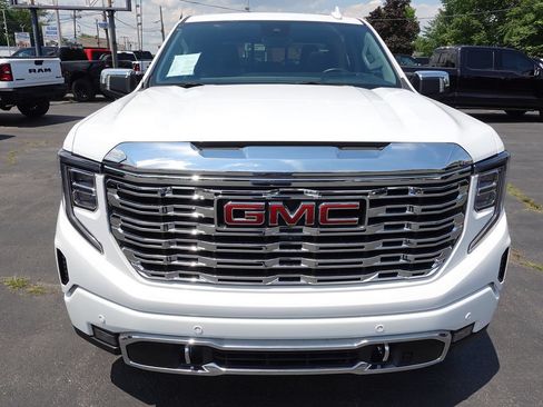 Used 2024 GMC Sierra 1500 Denali w/ Denali Reserve Package AWD/4WD image 6