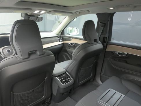 New 2026 Volvo XC90 B6 Plus w/ Protection Package Premier image 21