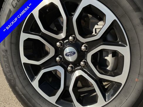 Used 2024 Ford Expedition XLT image 9