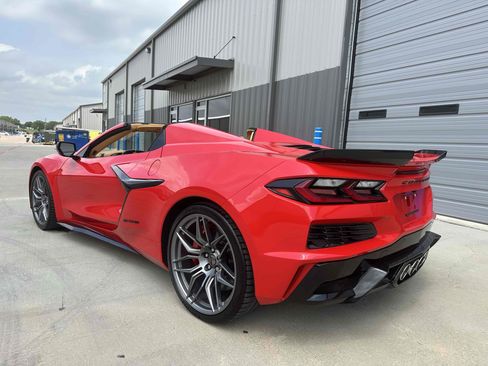 Used 2023 Chevrolet Corvette Z06 RWD image 2