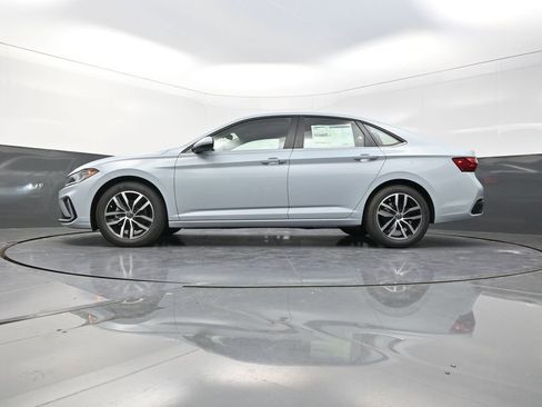 New 2025 Volkswagen Jetta SE image 22