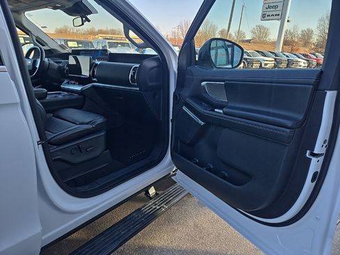 Used 2025 Ford Expedition Max Platinum image 81