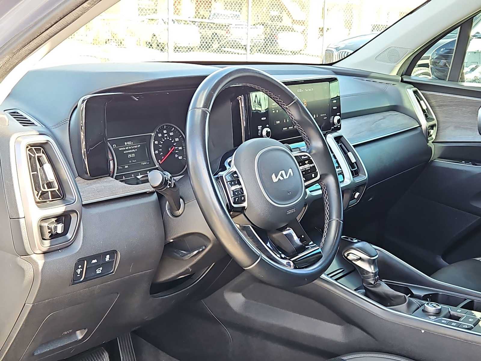 Used 2022 Kia Sorento EX w/ Panoramic Sunroof Package FWD image 2