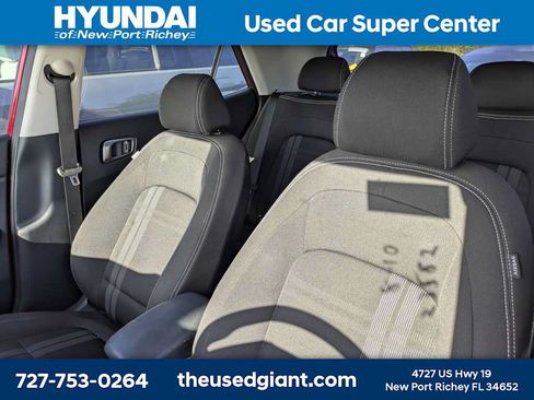 Certified 2024 Hyundai Venue SEL FWD image 3