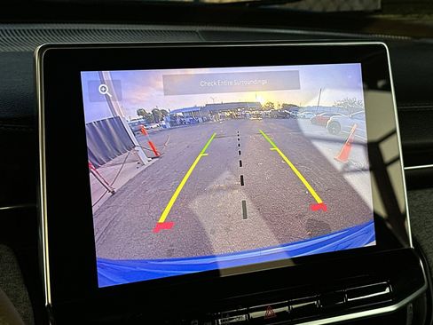 Used 2024 Jeep Compass Sport image 22