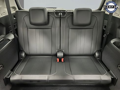 Used 2022 Volkswagen Tiguan SE FWD image 10
