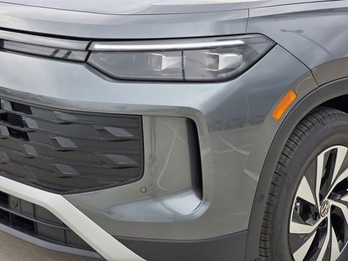 New 2026 Volkswagen Tiguan S FWD image 7