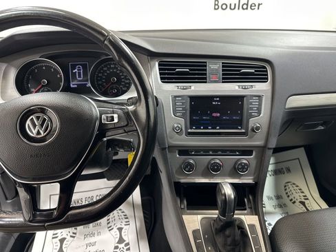 Used 2017 Volkswagen Golf S image 27