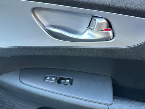 Used 2023 Kia Forte LXS w/ LXS Technology Package FWD image 19