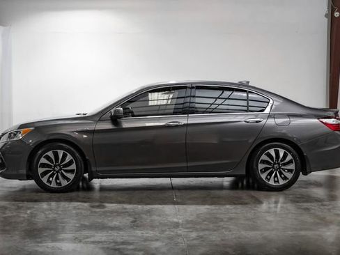 Used 2017 Honda Accord EX-L image 19