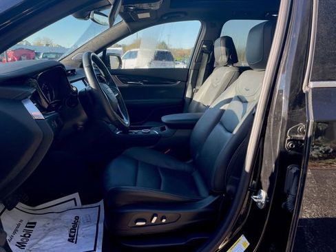 Used 2025 Cadillac XT6 Premium Luxury w/ LPO, Floor Liner Package image 20