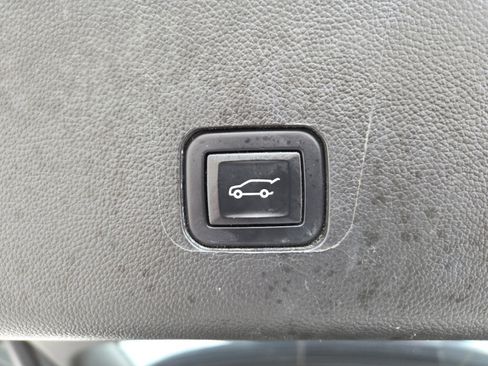 Used 2023 Chevrolet Traverse LT FWD image 20