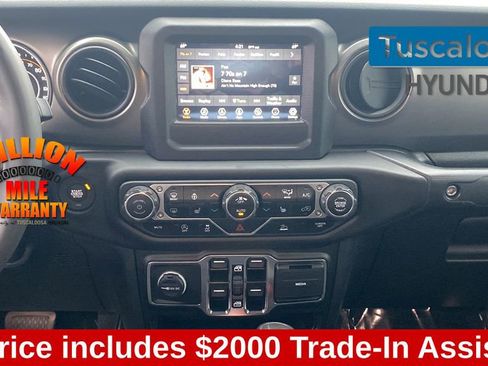Used 2023 Jeep Gladiator Sport image 28