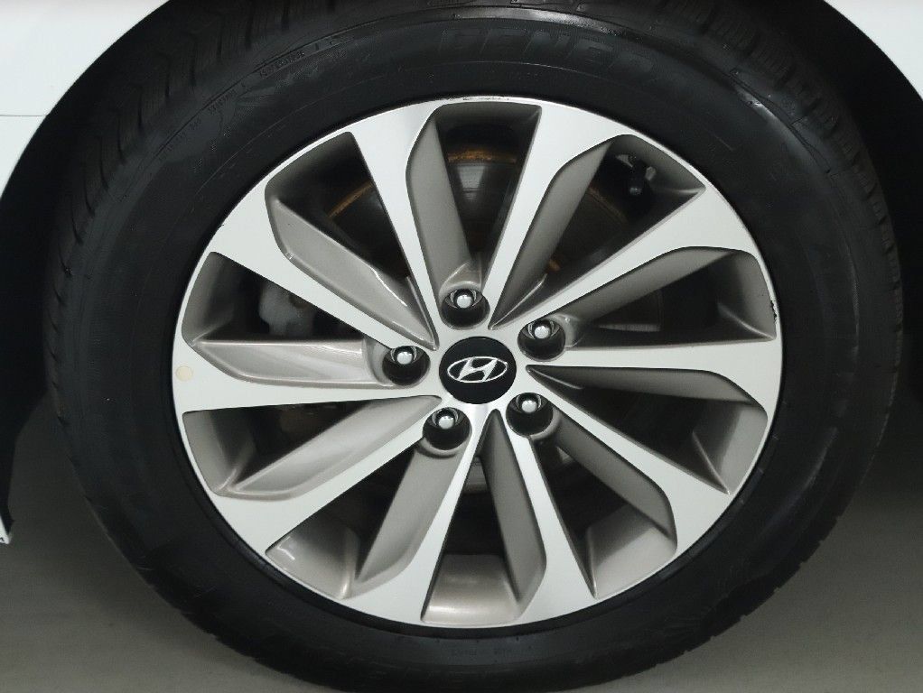 Used 2017 Hyundai Sonata Sport w/ Value Edition Package 02 FWD image 38