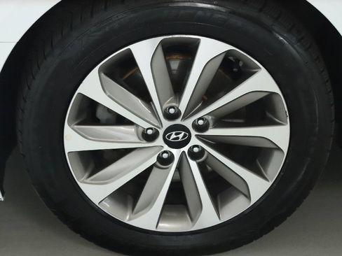 Used 2017 Hyundai Sonata Sport w/ Value Edition Package 02 FWD image 38