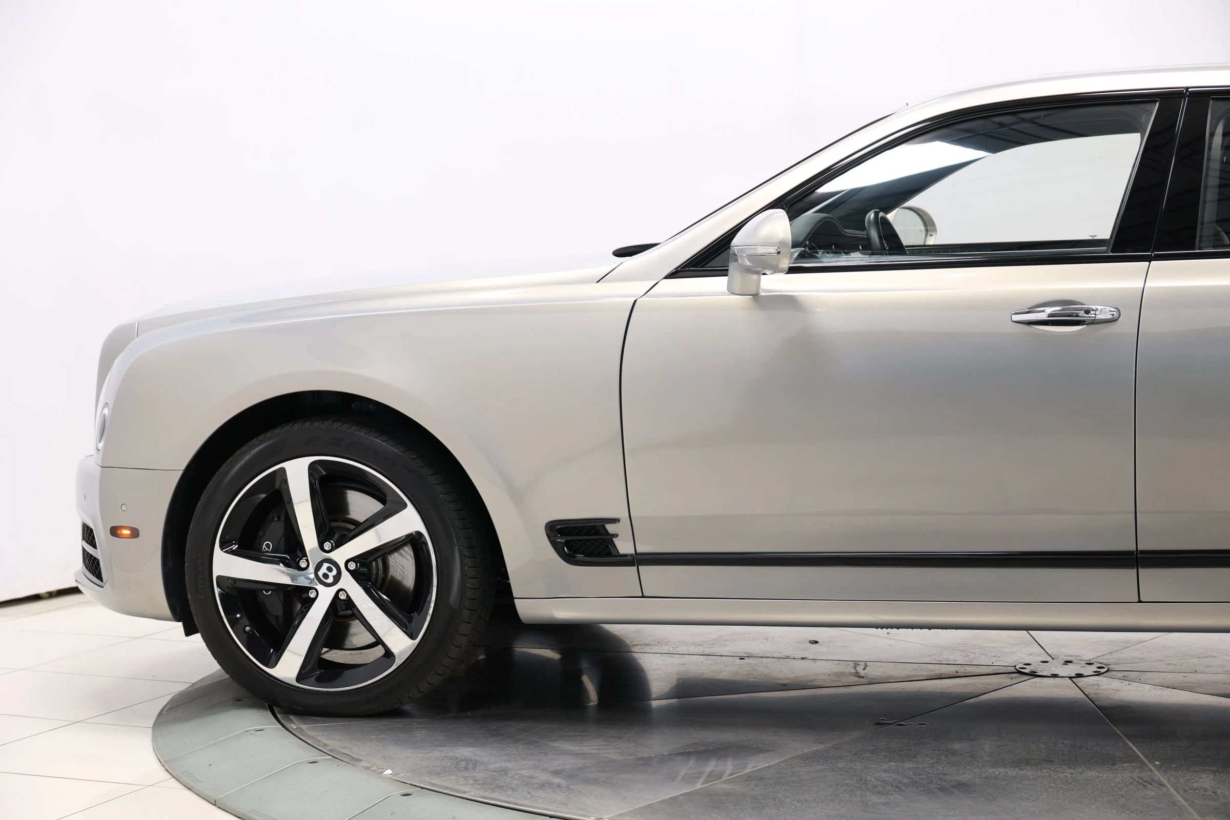 Used 2018 Bentley Mulsanne RWD image 8