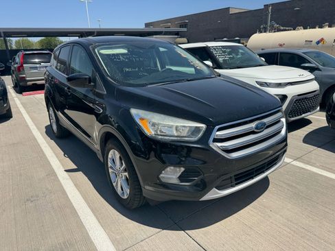 Used 2017 Ford Escape SE FWD image 5