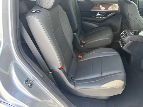 Used 2025 Mercedes-Benz GLS 450 4MATIC w/ AMG Line Exterior image 15